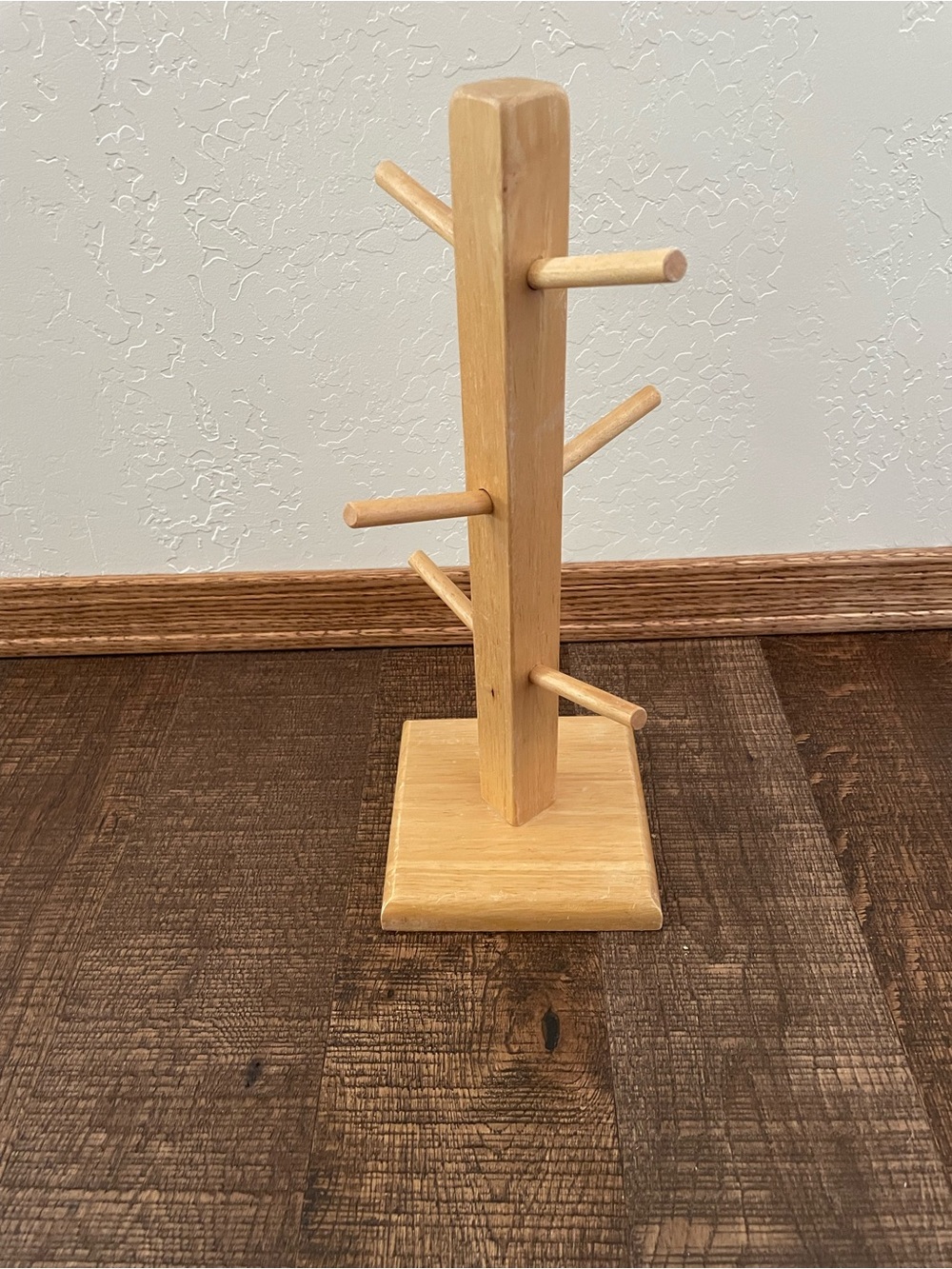 Wooden Mug Tree Stand - Natural Light Wood